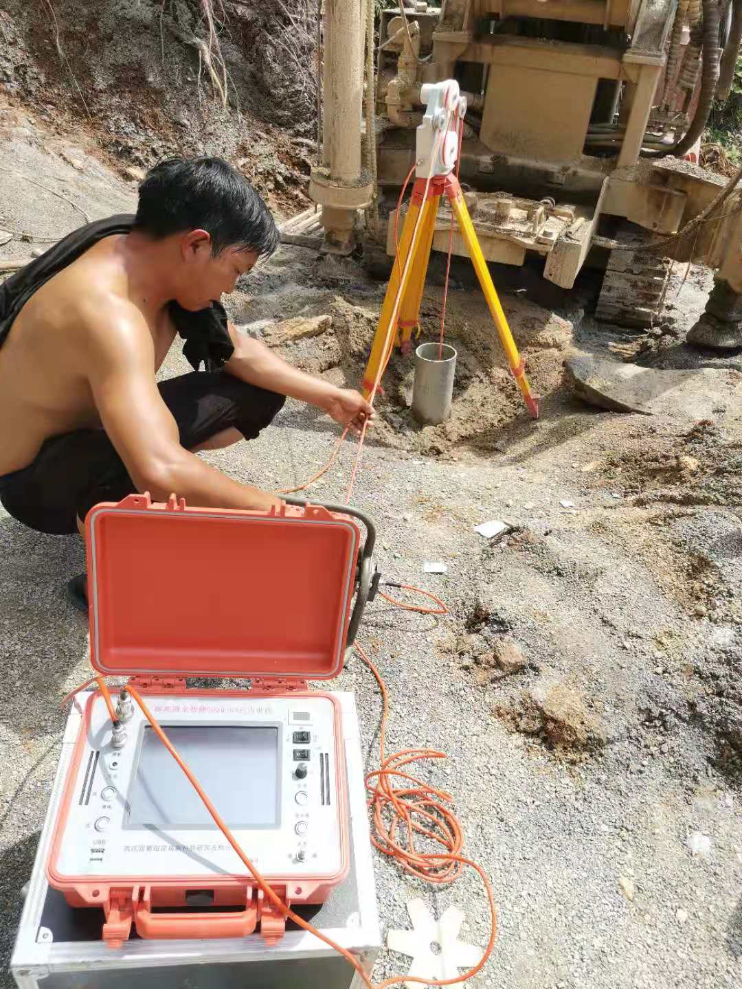 钻孔电视